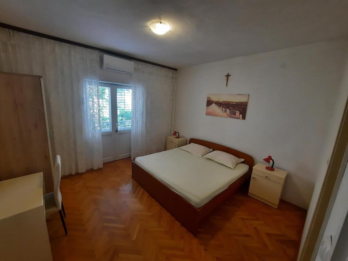 Apartments With A Parking Space Makarska - 12211 Exterior photo