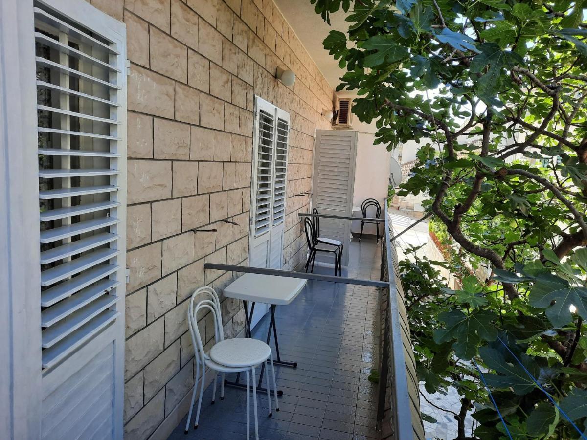 Apartments With A Parking Space Makarska - 12211 Exterior photo
