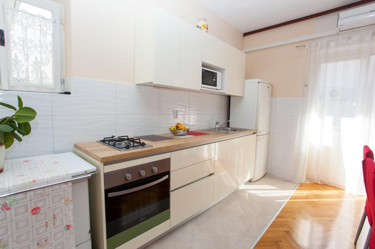 Apartments With A Parking Space Makarska - 12211 Exterior photo