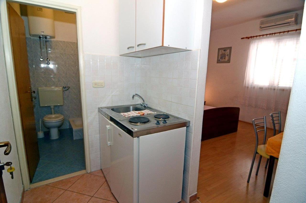 Apartments With A Parking Space Makarska - 12211 Exterior photo