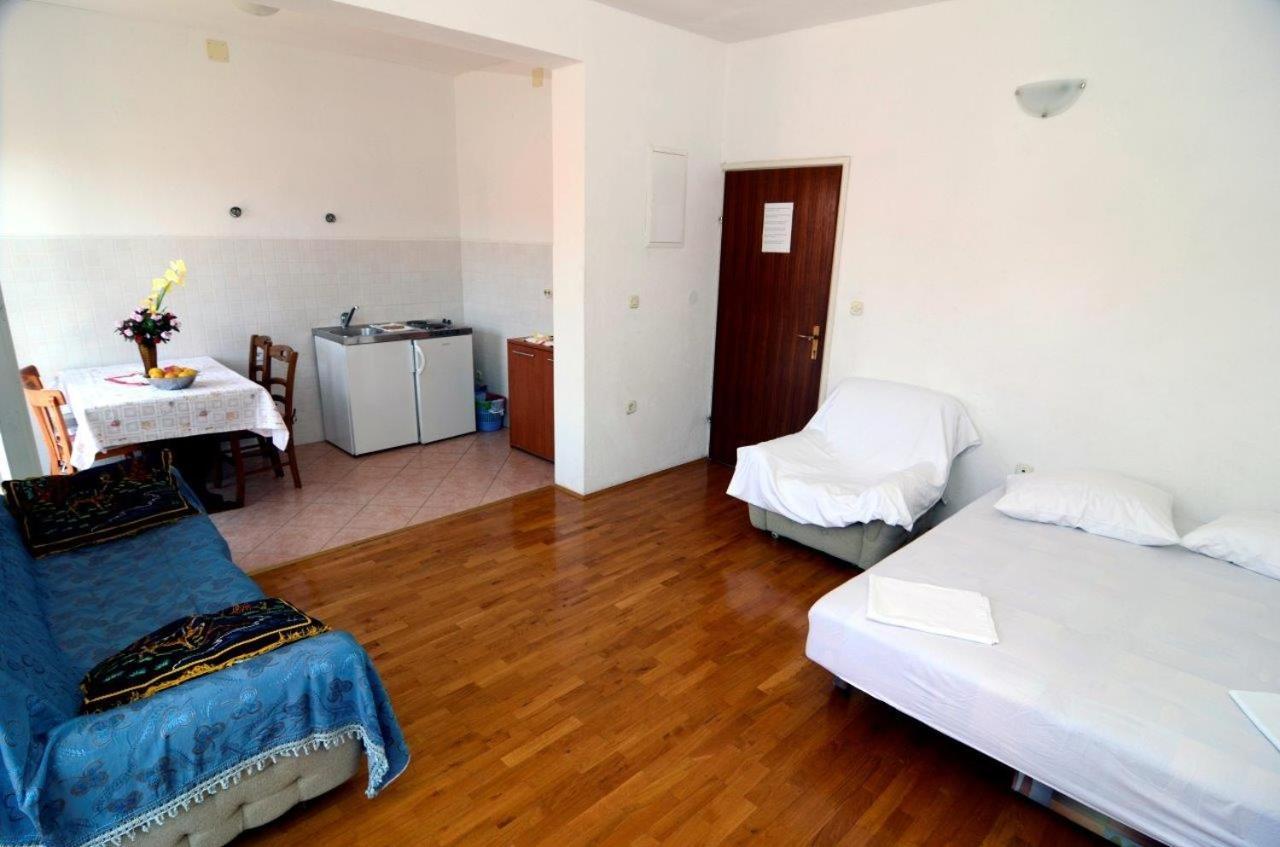 Apartments With A Parking Space Makarska - 12211 Exterior photo